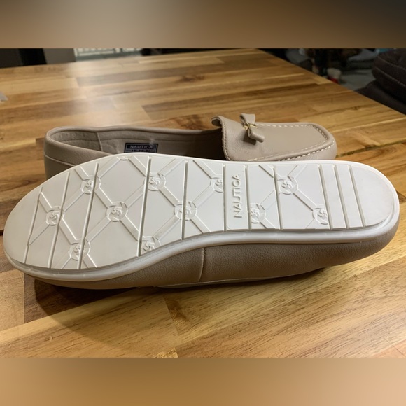 Nautica Women’s Remi Tan Bow Tie Logo Loafer size 9 1/2 - Picture 7 of 7